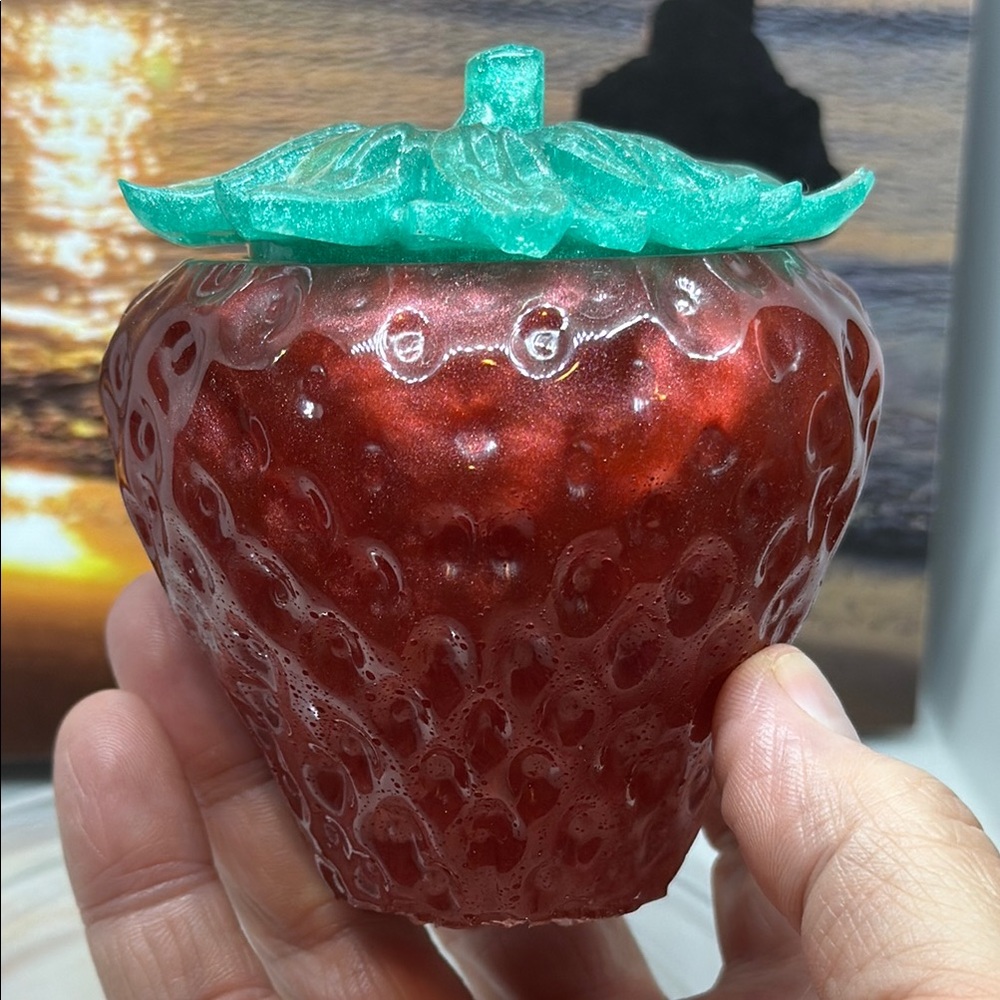 Elegant Red Resin Strawberry Jar - Picture 12 of 12